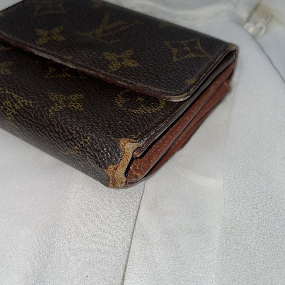 Authentic Louis Vuitton Monogram Porte Monnaie Billets Compact Wallet - Picture 3 of 11